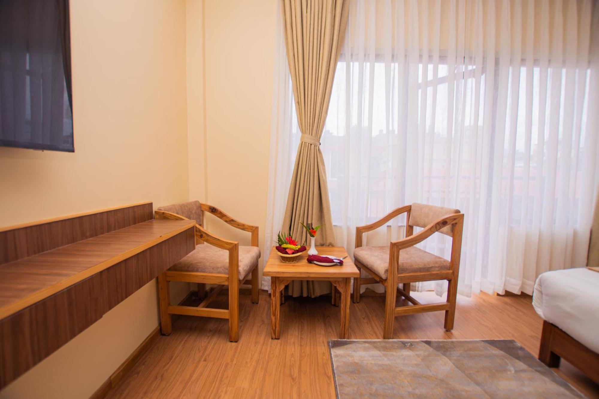 Temple Himalaya Hotel & Spa Похара Екстериор снимка