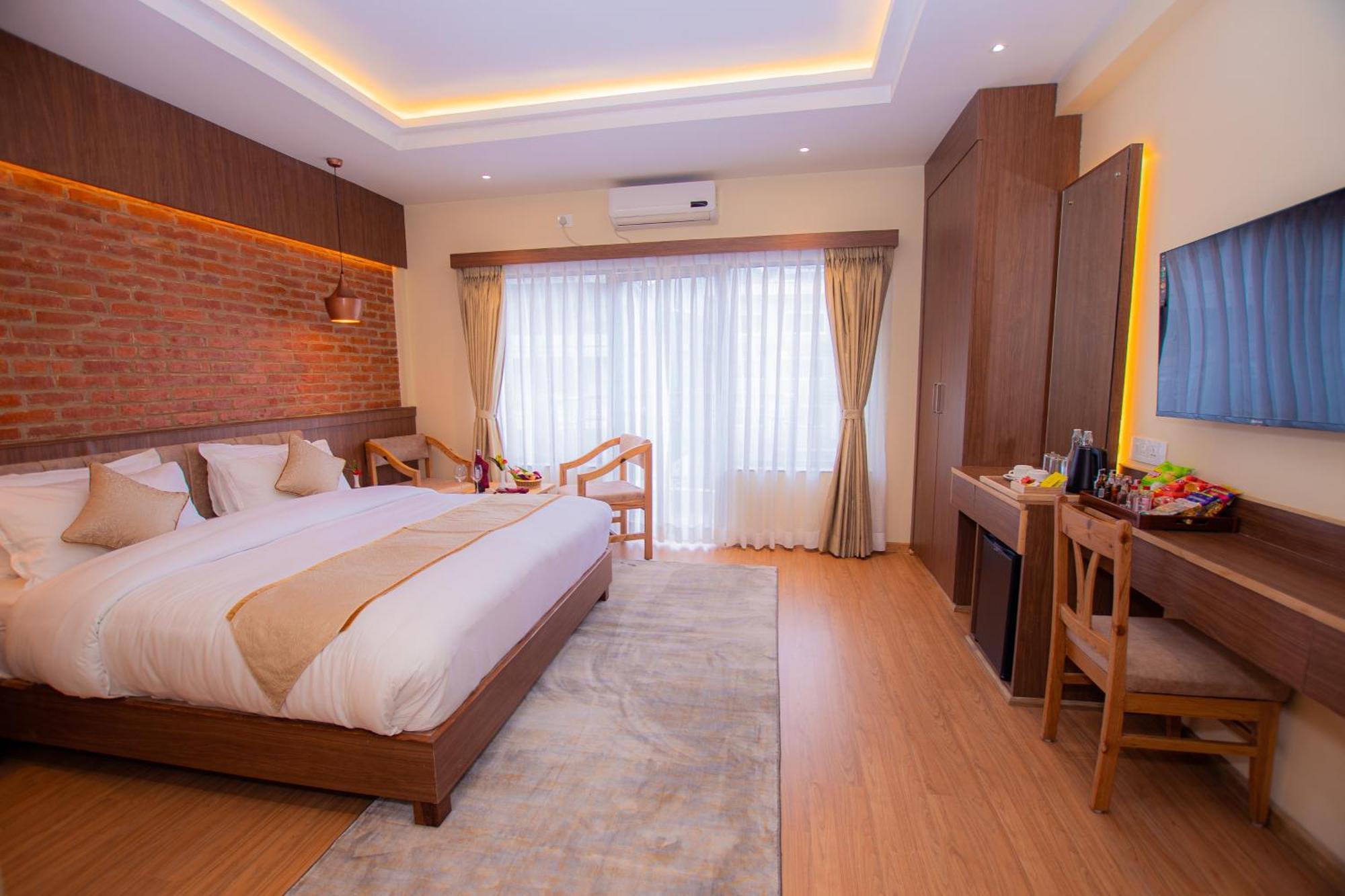 Temple Himalaya Hotel & Spa Похара Екстериор снимка