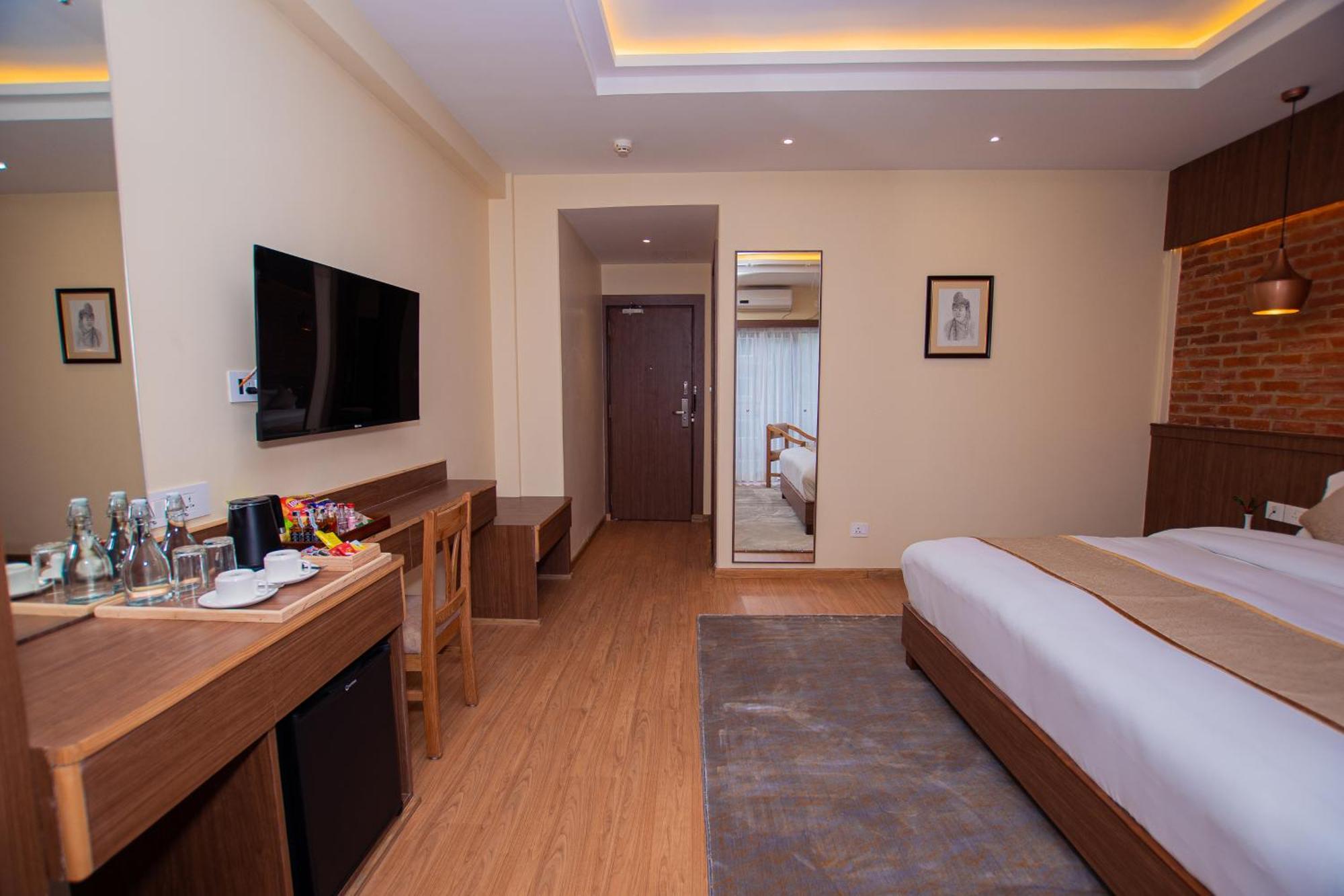 Temple Himalaya Hotel & Spa Похара Екстериор снимка