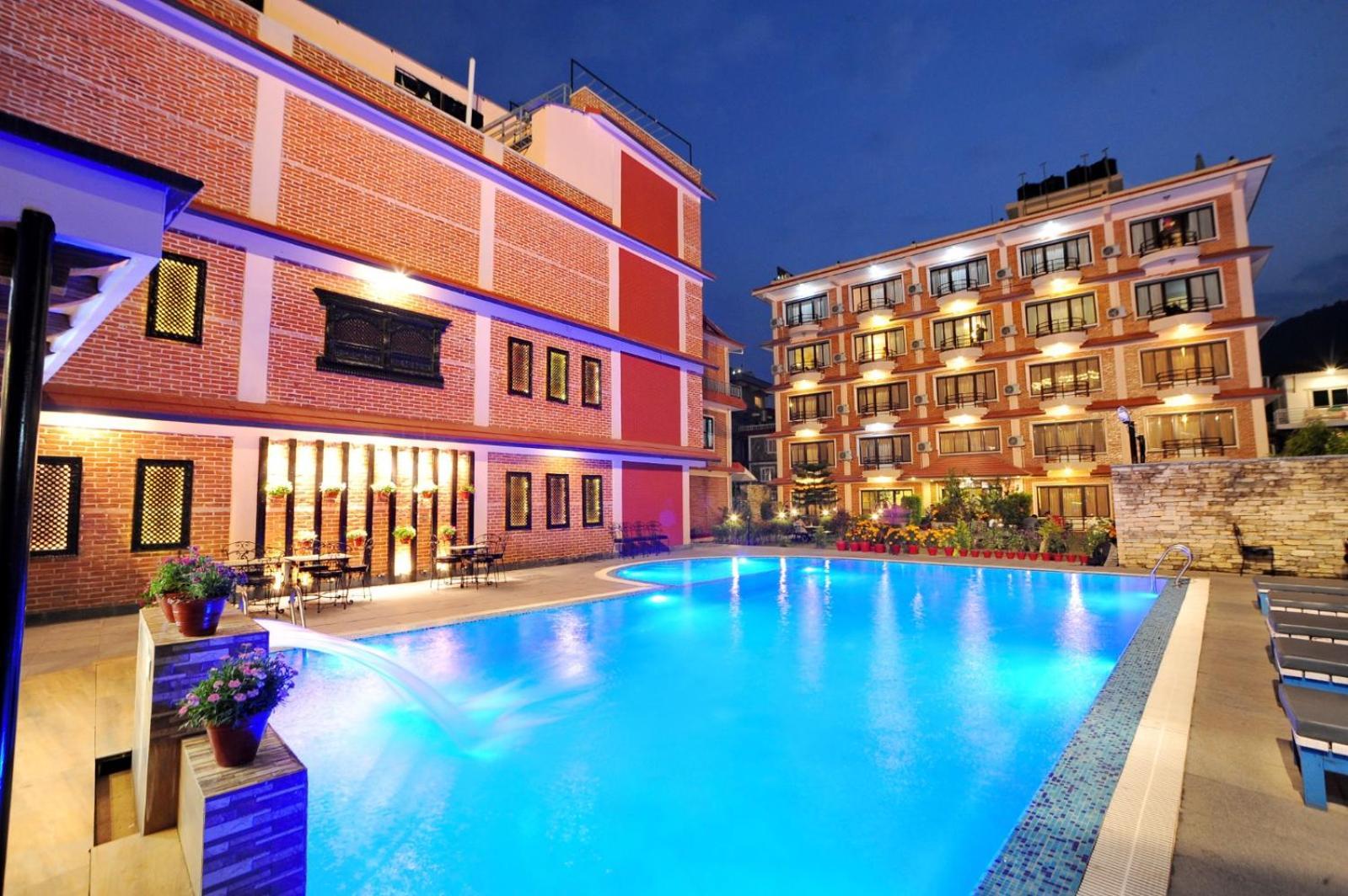 Temple Himalaya Hotel & Spa Похара Екстериор снимка