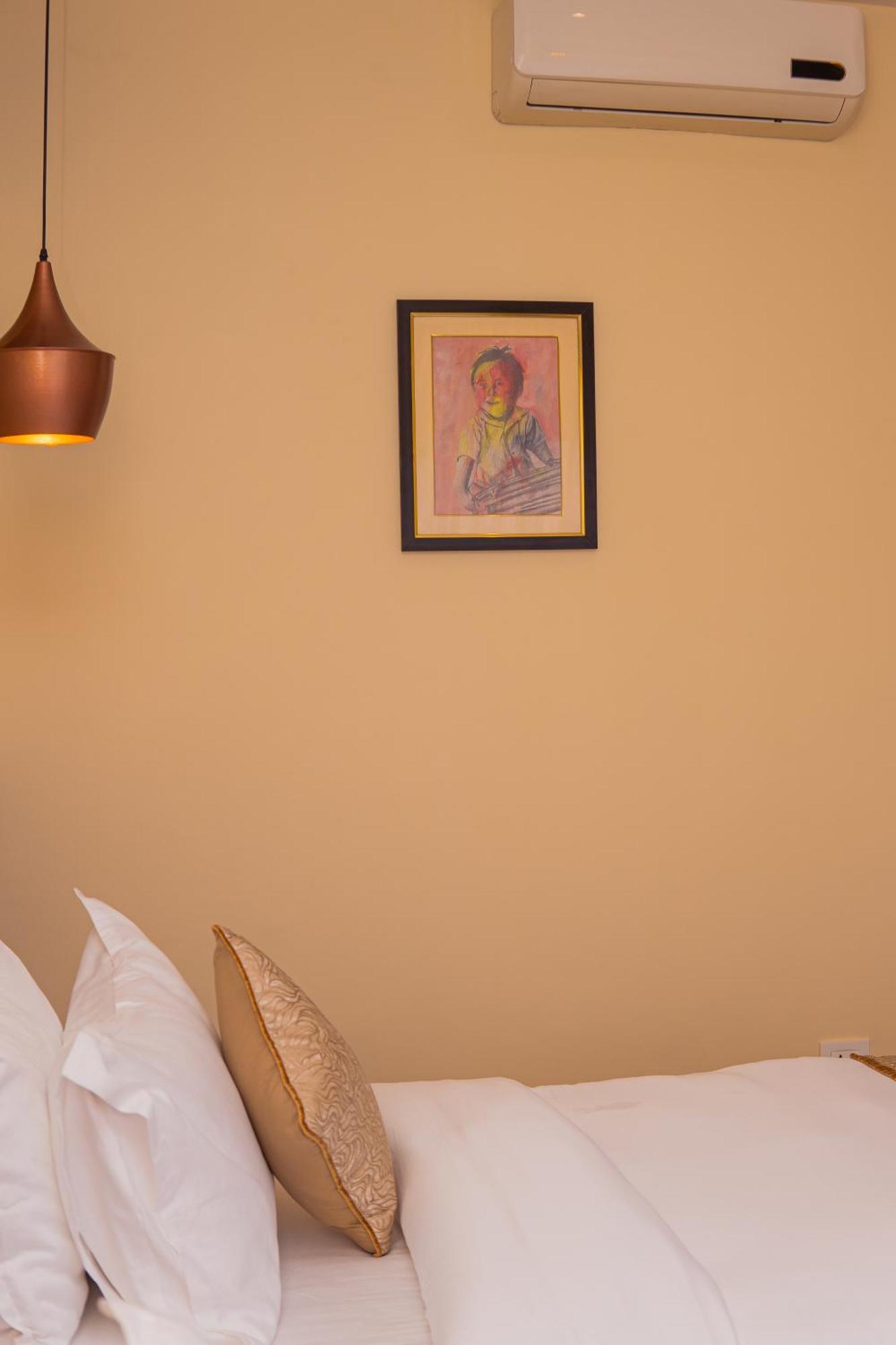 Temple Himalaya Hotel & Spa Похара Екстериор снимка