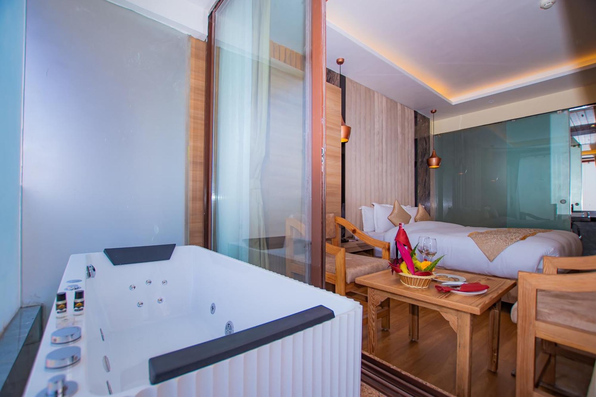 Temple Himalaya Hotel & Spa Похара Екстериор снимка
